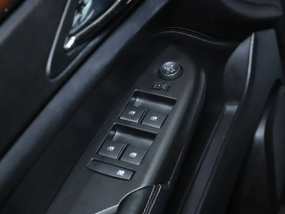 2012 Cadillac SRX - Image 17 of 20