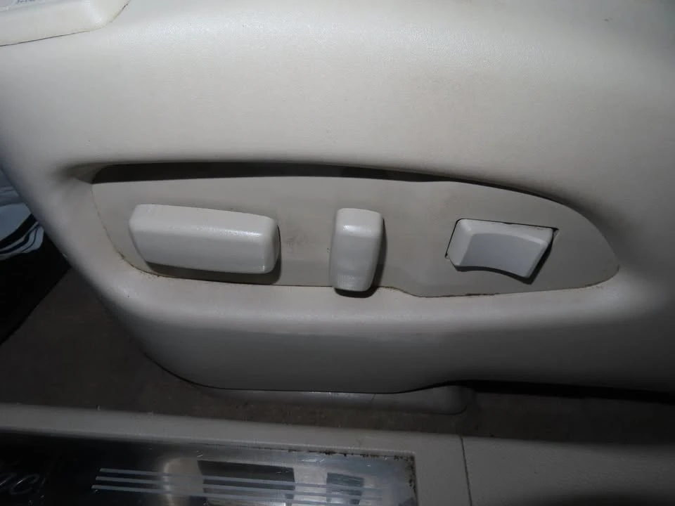 2012 Cadillac SRX - Image 11 of 20