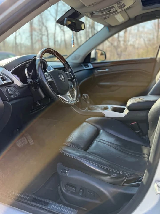 2012 Cadillac SRX - Image 11 of 14