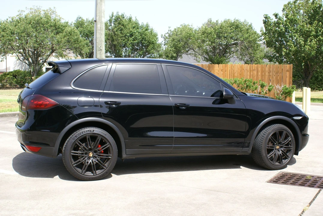 2012 Porsche 958 Cayenne - Image 2 of 17