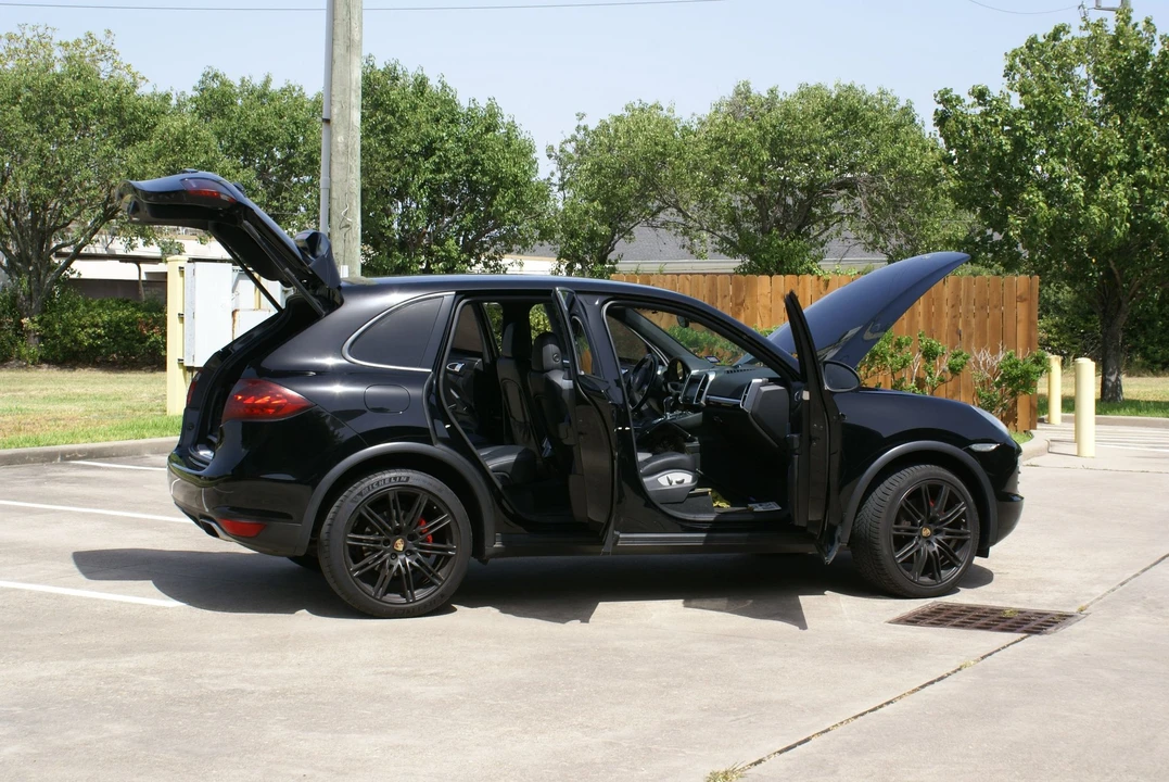 2012 Porsche 958 Cayenne - Image 9 of 17