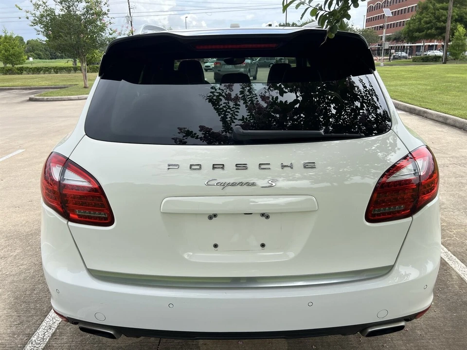 2012 Porsche 958 Cayenne S - Image 9 of 24