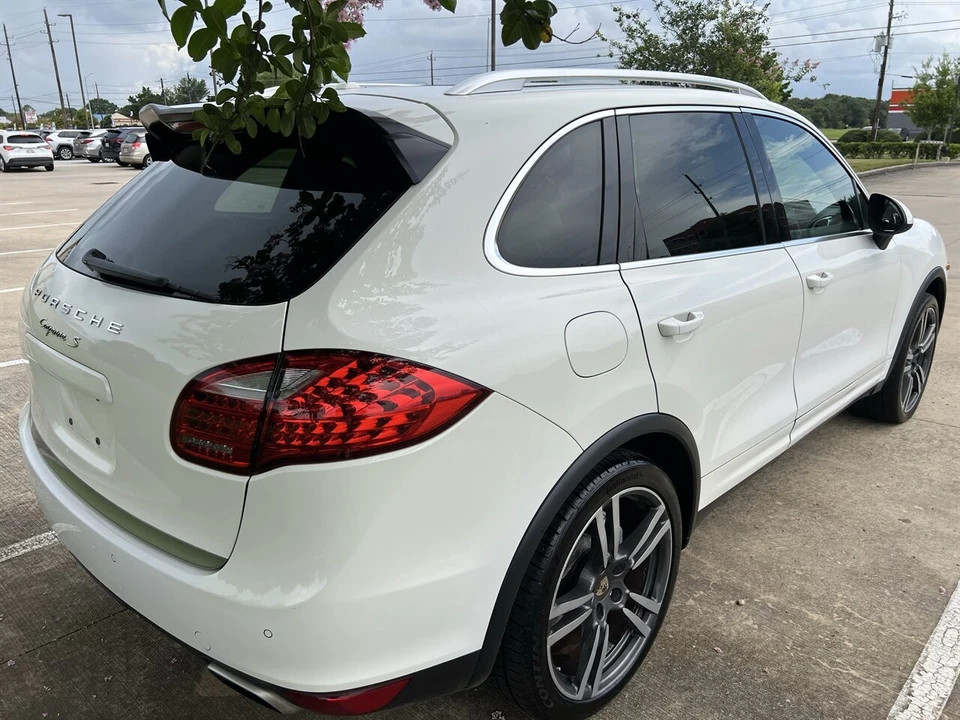 2012 Porsche 958 Cayenne S - Image 10 of 24
