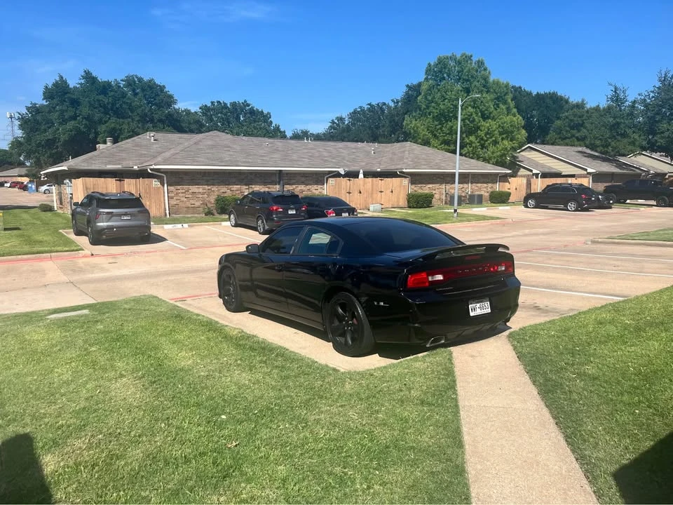 2012 Dodge Charger 7th Gen - Image 2 of 4