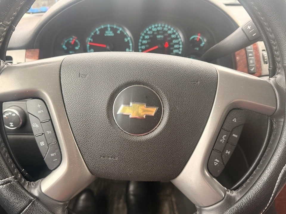 2012 Chevrolet Avalanche - Image 9 of 12
