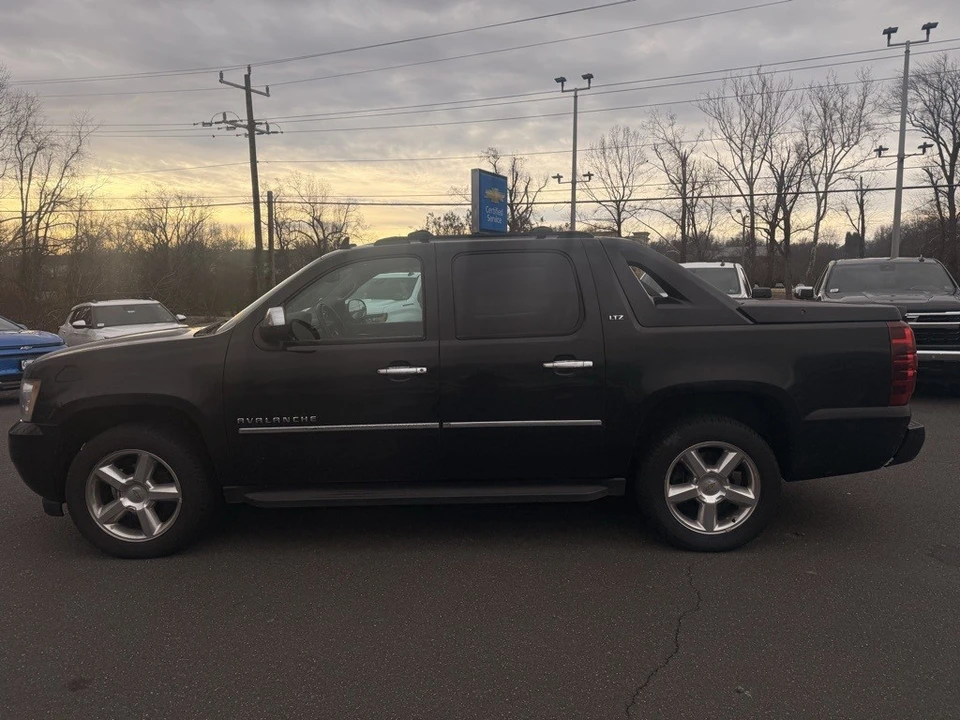 2012 Chevrolet Avalanche - Image 4 of 12