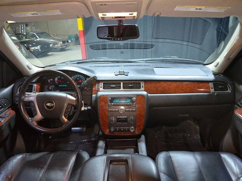 2012 Chevrolet Avalanche - Image 9 of 12