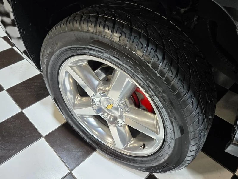 2012 Chevrolet Avalanche - Image 8 of 12