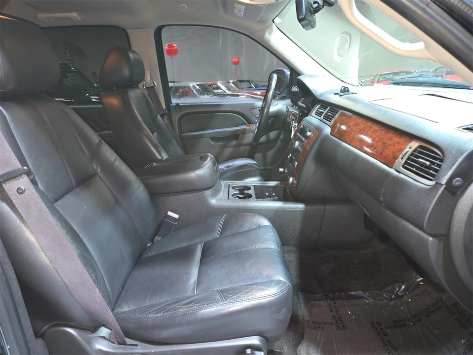 2012 Chevrolet Avalanche - Image 13 of 31