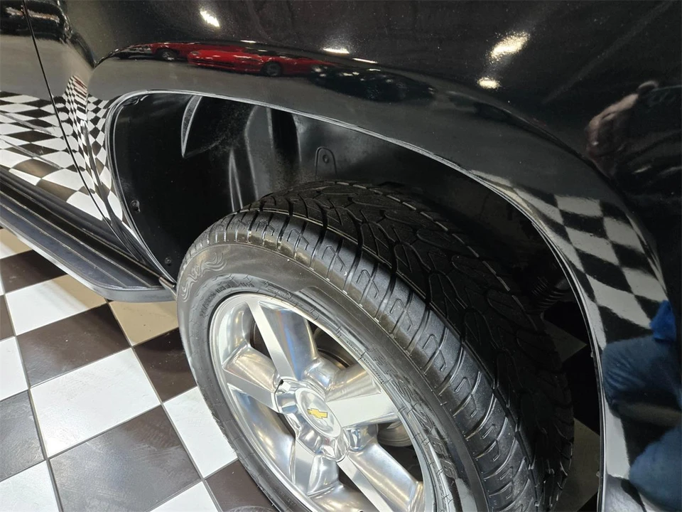 2012 Chevrolet Avalanche - Image 24 of 31