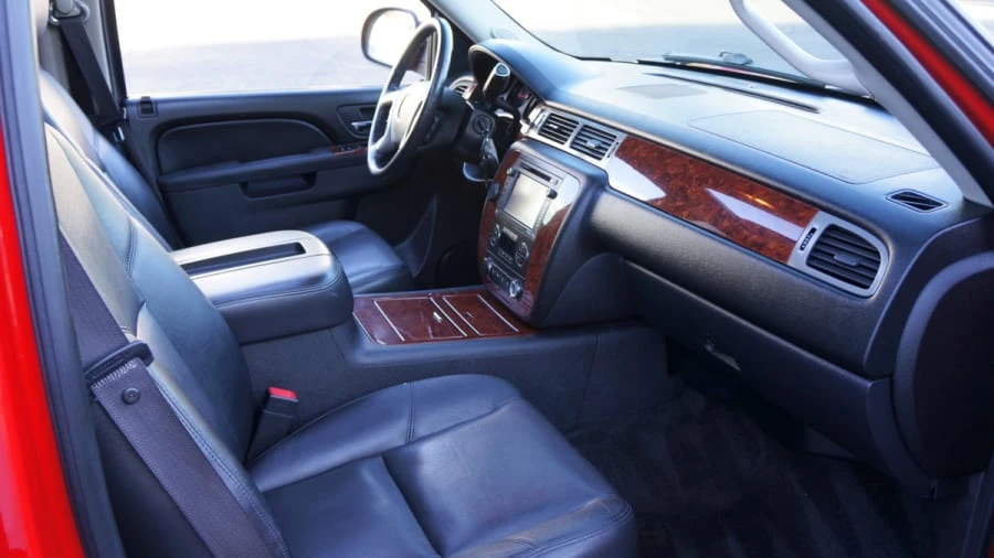 2012 Chevrolet Avalanche - Image 5 of 12