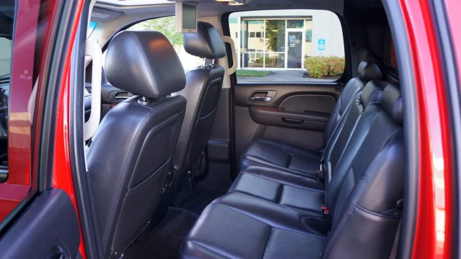 2012 Chevrolet Avalanche - Image 6 of 12