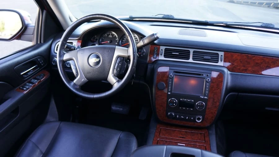 2012 Chevrolet Avalanche - Image 8 of 12