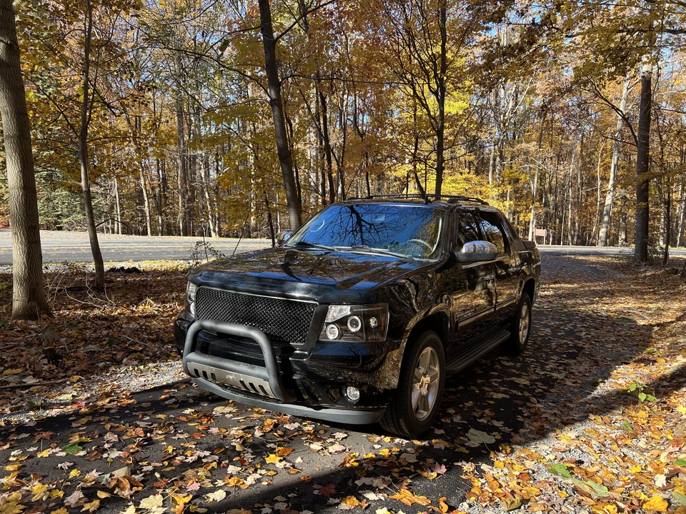 2012 Chevrolet Avalanche - Image 12 of 31