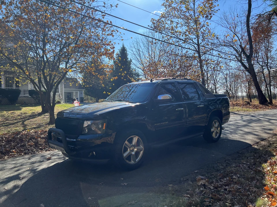2012 Chevrolet Avalanche - Image 20 of 31
