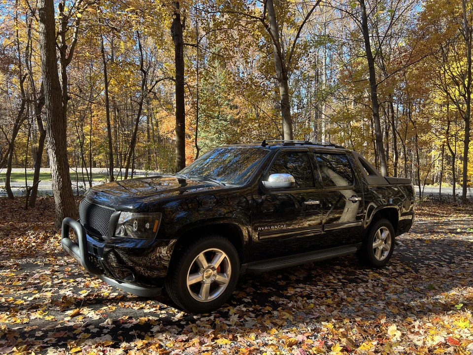 2012 Chevrolet Avalanche - Image 21 of 31