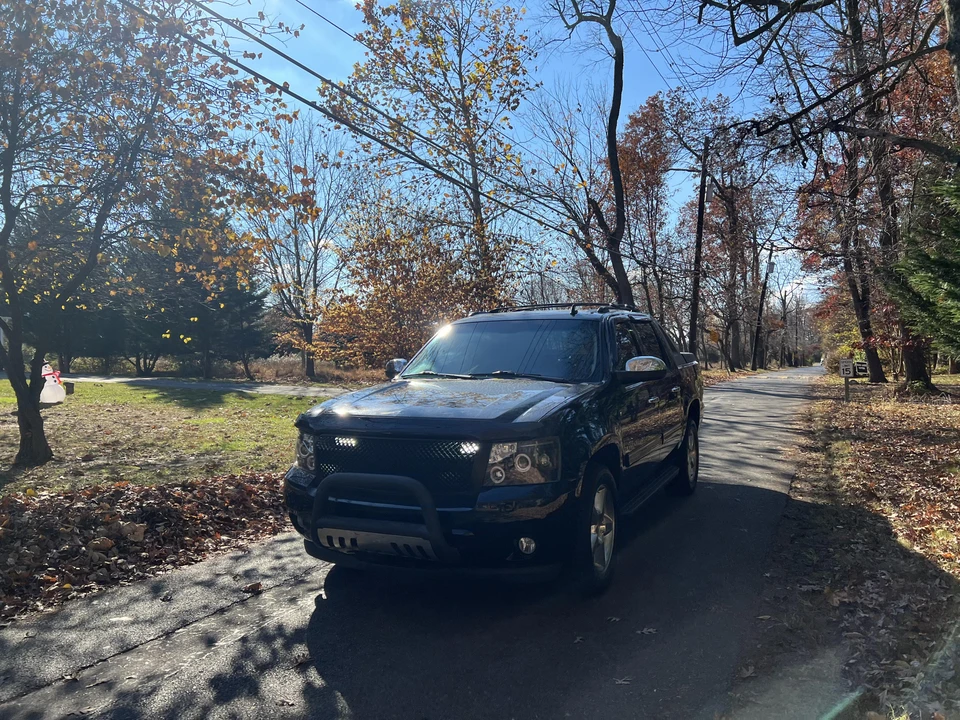 2012 Chevrolet Avalanche - Image 9 of 31