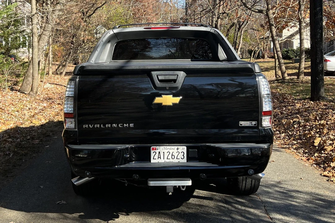 2012 Chevrolet Avalanche - Image 5 of 31