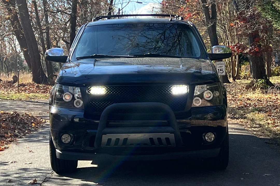 2012 Chevrolet Avalanche - Image 2 of 31