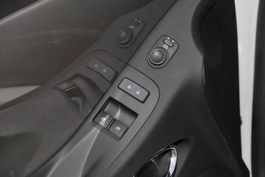 2012 Chevrolet Camaro - Image 22 of 29