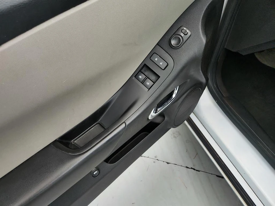 2012 Chevrolet Camaro 5th Gen - Image 19 of 31