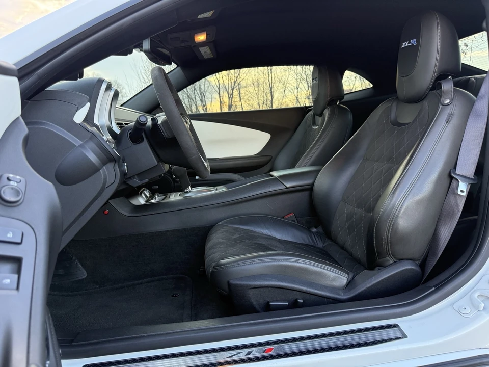2012 Chevrolet Camaro ZL1 5th Gen - Image 23 of 31