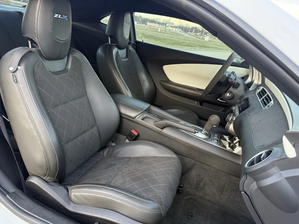 2012 Chevrolet Camaro ZL1 5th Gen - Image 26 of 31