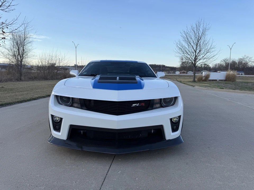 2012 Chevrolet Camaro ZL1 5th Gen - Image 8 of 31