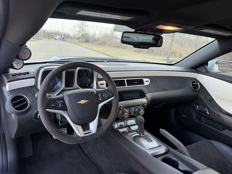 2012 Chevrolet Camaro ZL1 5th Gen - Image 24 of 31