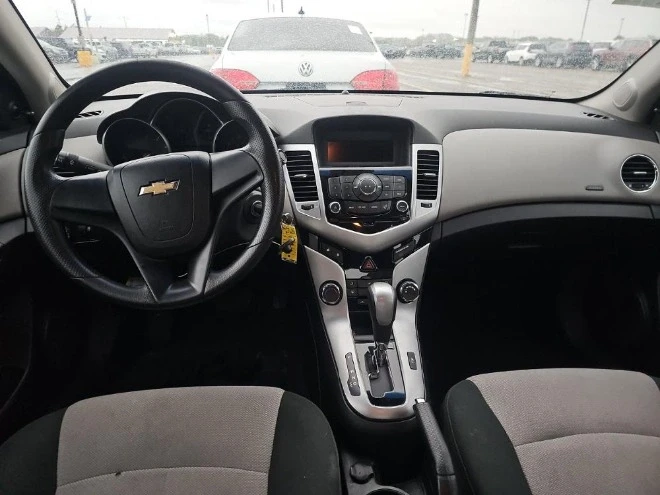 2012 Chevrolet Cruze - Image 8 of 10