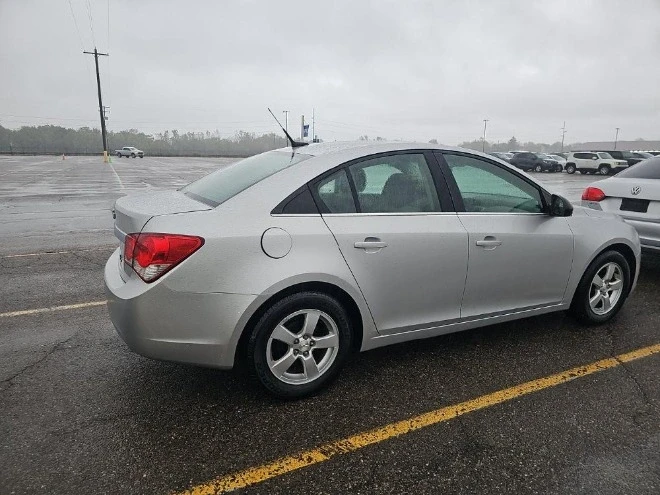 2012 Chevrolet Cruze - Image 2 of 10