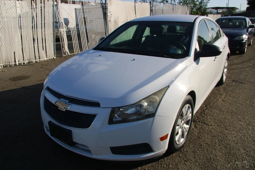 2012 Chevrolet Cruze - Image 2 of 21