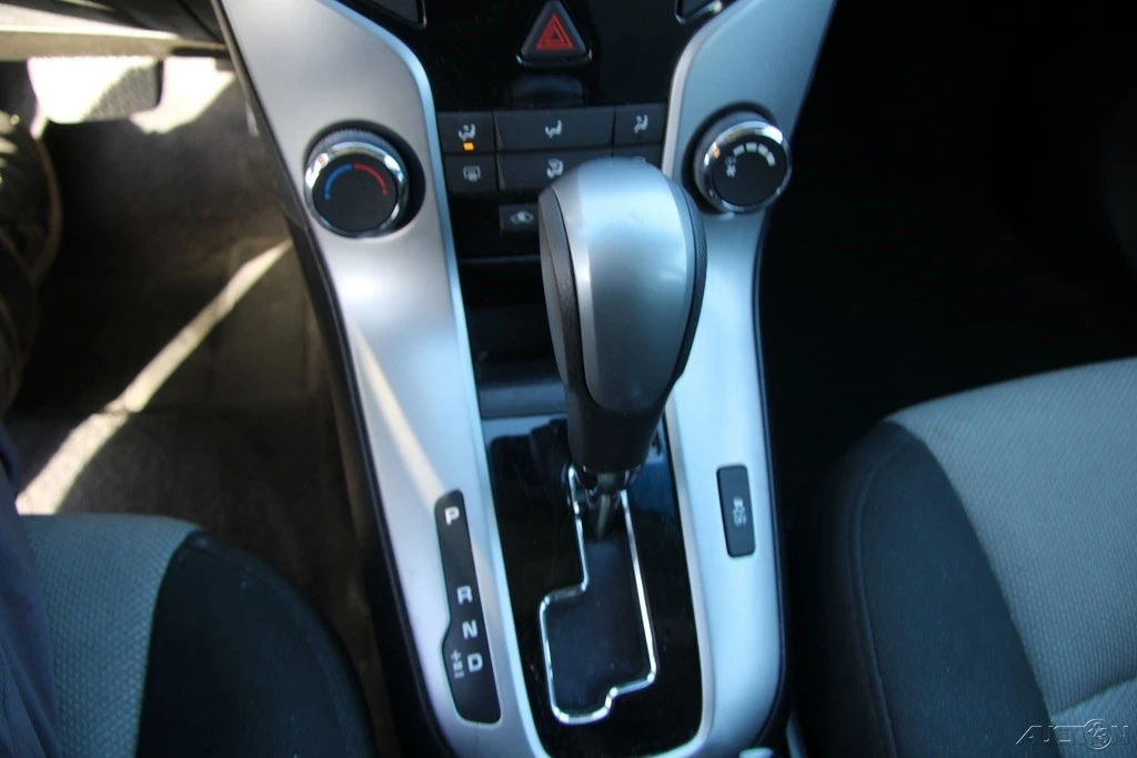 2012 Chevrolet Cruze - Image 18 of 21