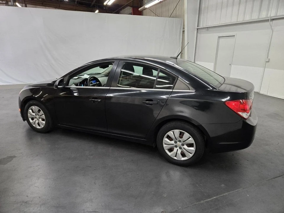2012 Chevrolet Cruze - Image 2 of 12