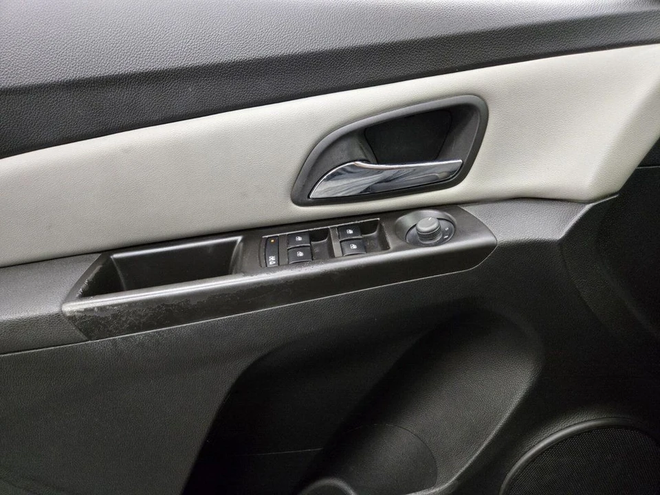 2012 Chevrolet Cruze - Image 14 of 19