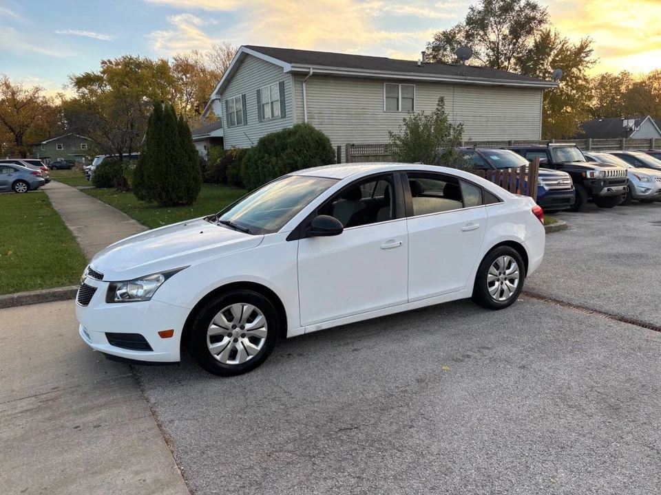 2012 Chevrolet Cruze - Image 2 of 21