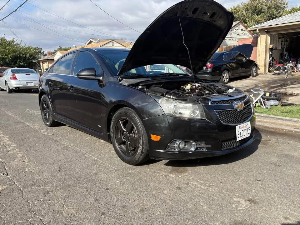 2012 Chevrolet Cruze - Image 2 of 12