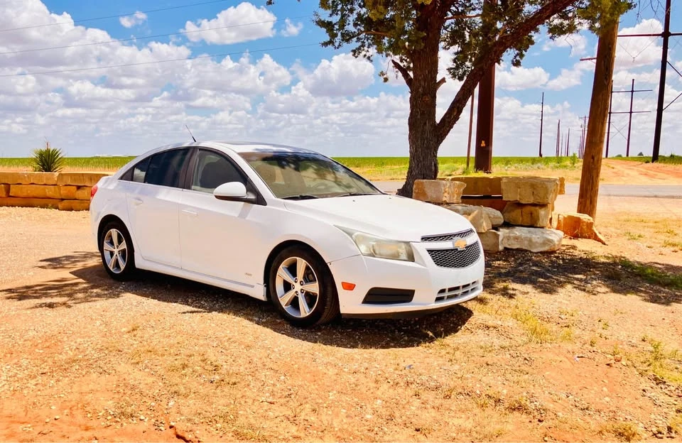 2012 Chevrolet Cruze - Image 2 of 12