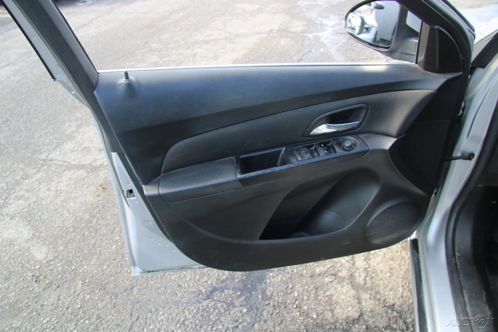 2012 Chevrolet Cruze - Image 11 of 21