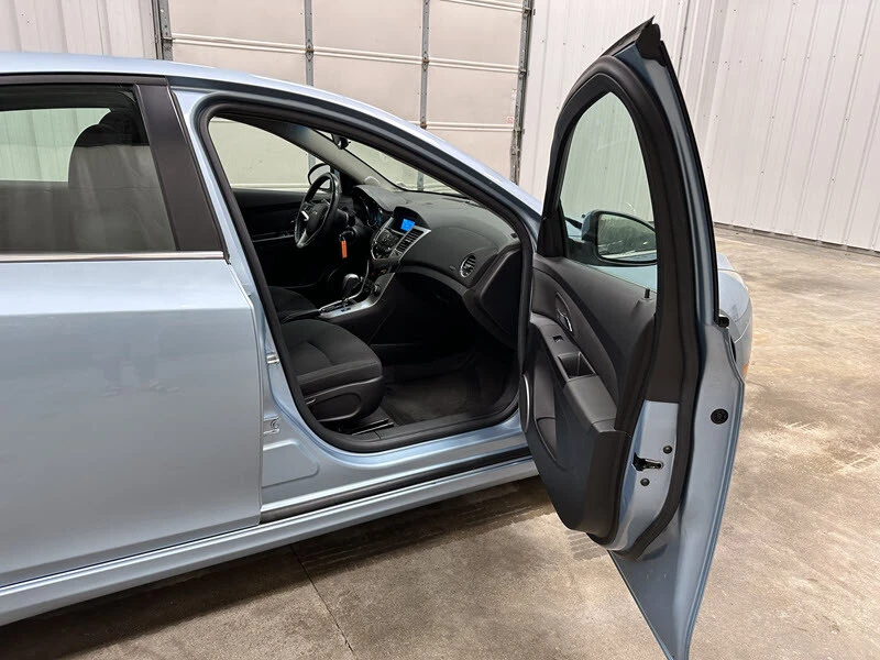 2012 Chevrolet Cruze - Image 16 of 21