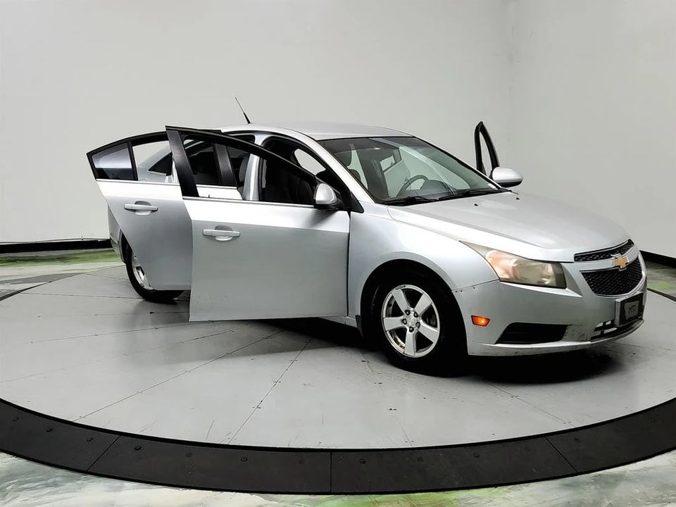 2012 Chevrolet Cruze - Image 10 of 31