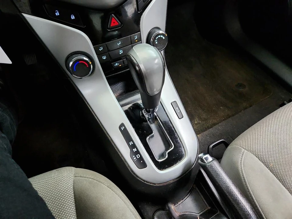 2012 Chevrolet Cruze - Image 16 of 21