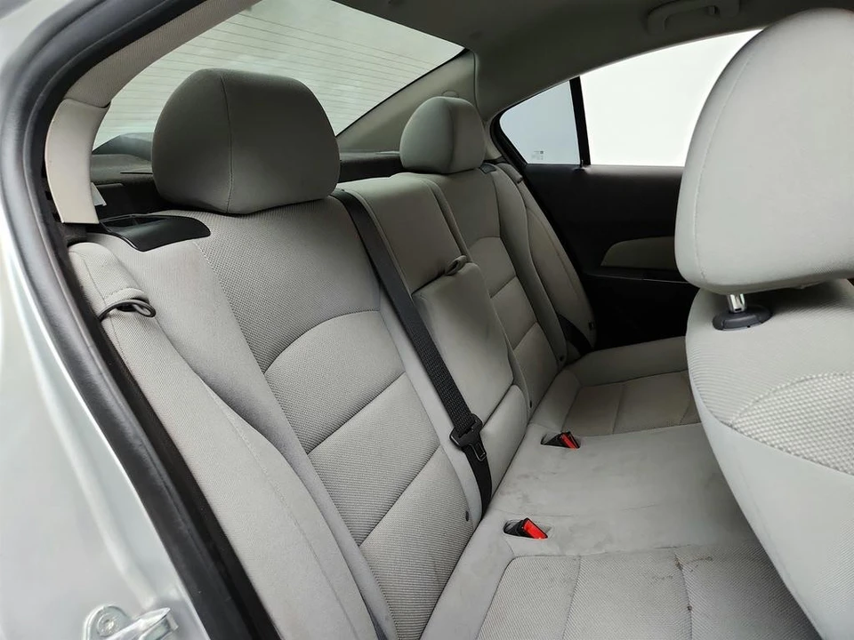2012 Chevrolet Cruze - Image 25 of 31