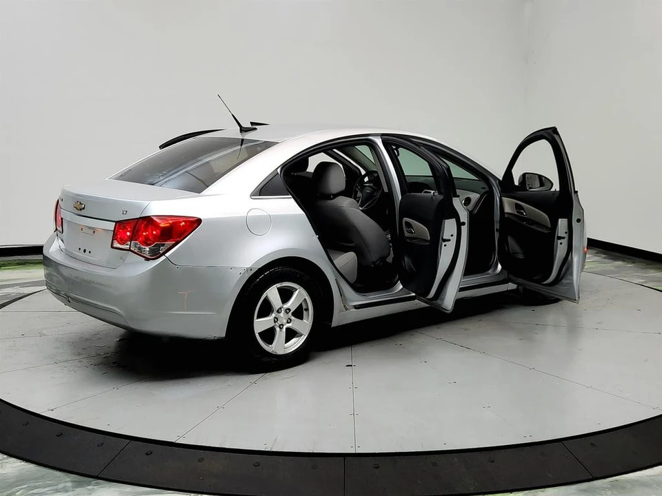 2012 Chevrolet Cruze - Image 11 of 21