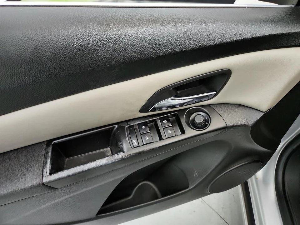 2012 Chevrolet Cruze - Image 18 of 21