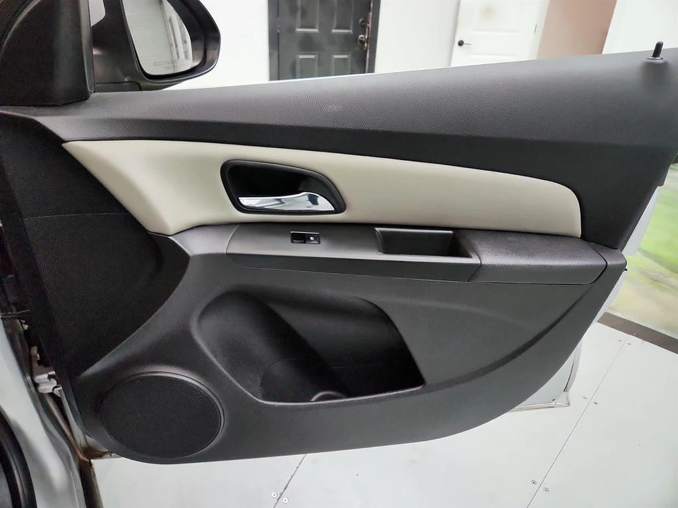 2012 Chevrolet Cruze - Image 24 of 31