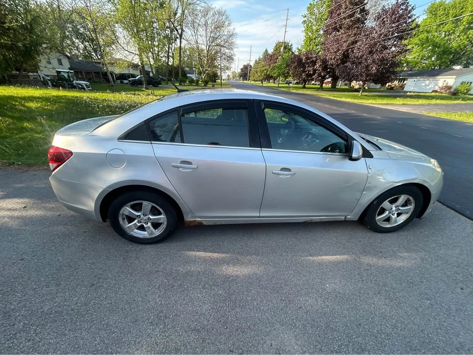 2012 Chevrolet Cruze - Image 2 of 9