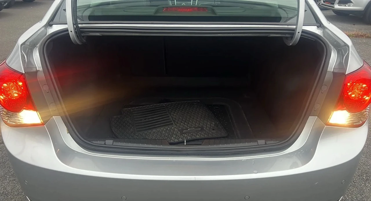 2012 Chevrolet Cruze - Image 19 of 21