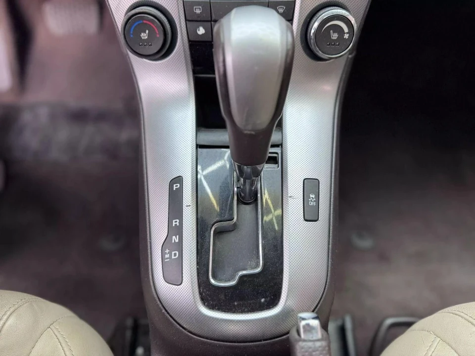 2012 Chevrolet Cruze - Image 17 of 21