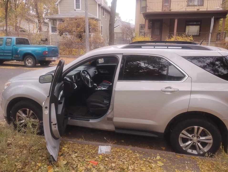 2012 Chevrolet Equinox - Image 2 of 5